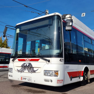 Listopad patří Movemberu, knír si nechají narůst i vozidla MHD